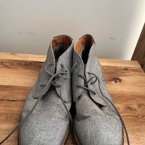 Gray Men's Lace-Up Shoes